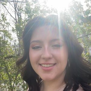 Meet your Posher, Danielle